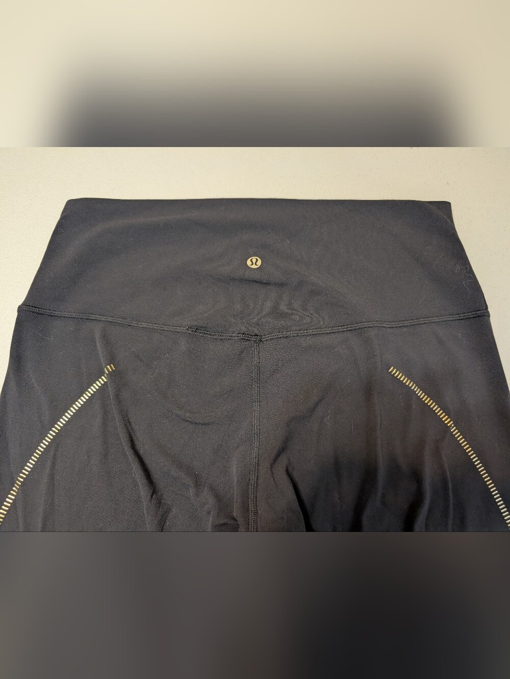 Lululemon size 12 Align leggings with gold - Picture 4 of 8
